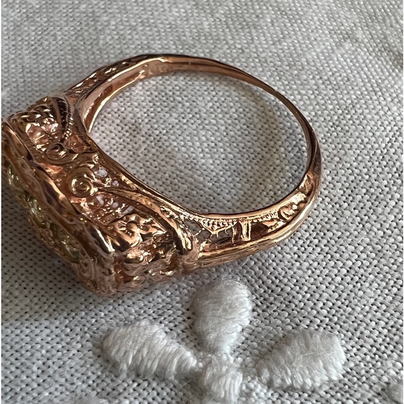 Peridot Ring - Picture 5 of 8